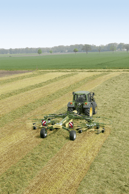 Fenaison - Andaineurs rotatifs - Andaineur double rotor SWADRO centraux et latéraux
