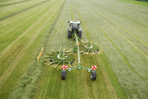 Fenaison - Andaineurs rotatifs - Andaineur double rotor SWADRO centraux et latéraux