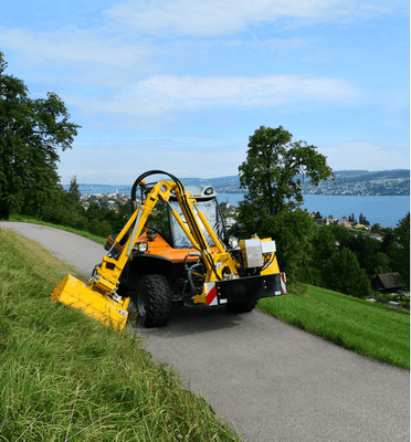 Entretien - Equipement entretien - Tracteur de pente porte outils TERRATRAC TT 