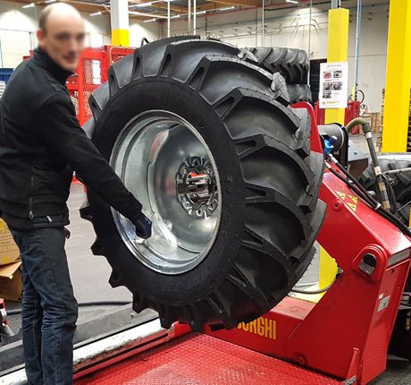 Réparation pneus tracteur tondeuse