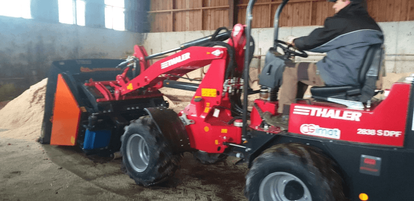 Manutention - Outils de manutention - Godet pailleur de logettes BEDDING MASTER