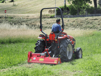 Herbes et entretien - 3 points entretien - Broyeur GINGER 106 C