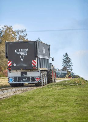 Transport - Remorques agricoles - Remorque à fond poussant TAURUS