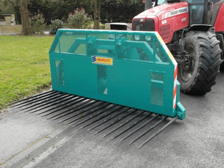 Alimentation - Repousse fourrage - Fourche à ensilage