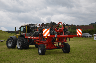 Fenaison - Faneuses - Faneuse SPIDER semi-portée 8,10 ou 14 rotors cat III